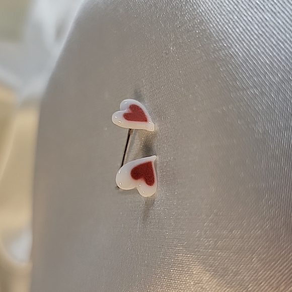 🔥LAST PAIR🔥 Tiny Ceramic Heart Stud Earrings, red, handmade - Picture 5 of 5